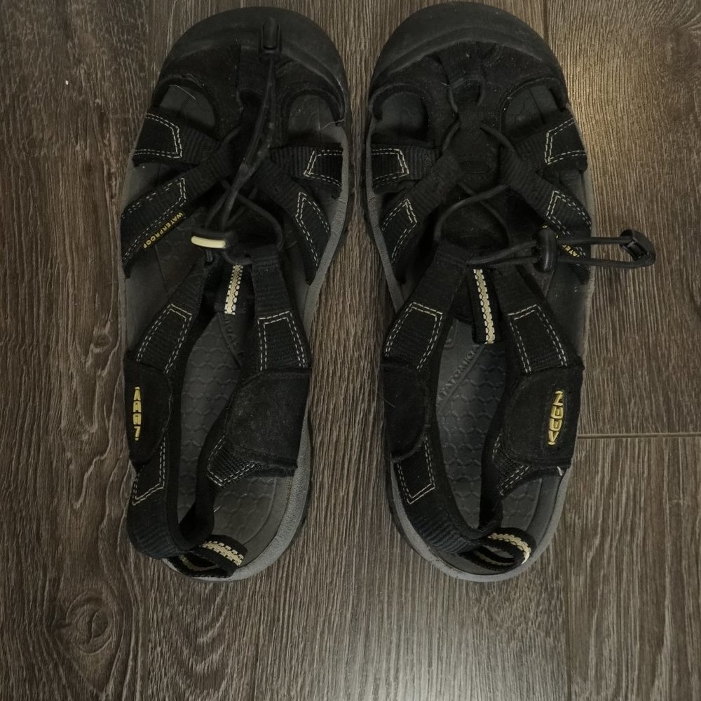 Keen hiking shoes